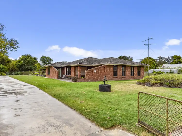 9 Portland St, Penola SA 5277