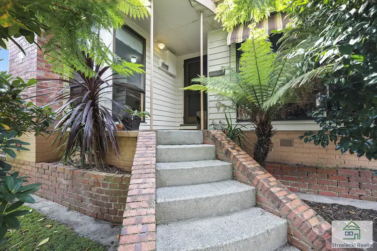 15 Coalville Rd, Moe VIC 3825