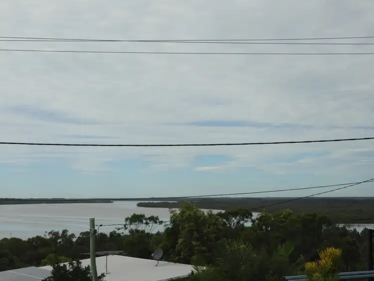 30 Crescent Dr, Russell Island QLD 4184