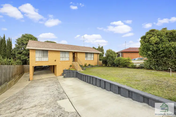 3 Amor Ct, Newborough VIC 3825