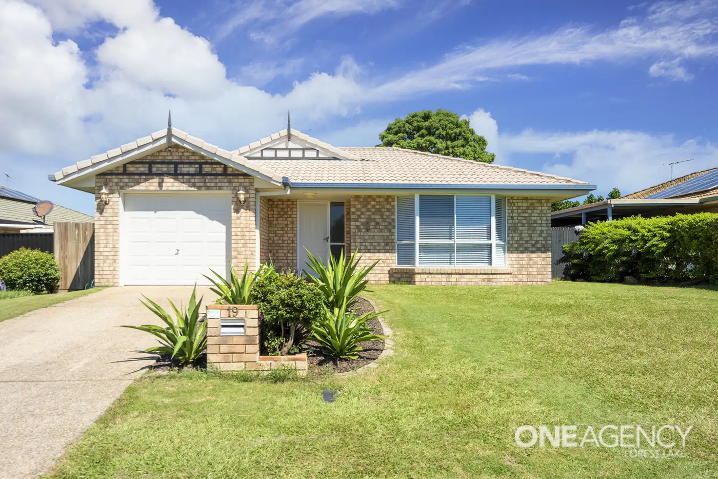 Main view of Homely house listing, 19 Leonie Pl, Doolandella QLD 4077