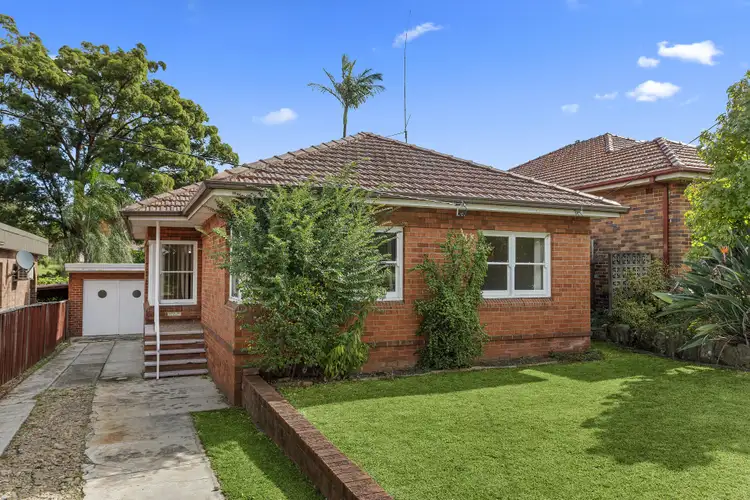 42 Allambee Cres, Beverly Hills NSW 2209