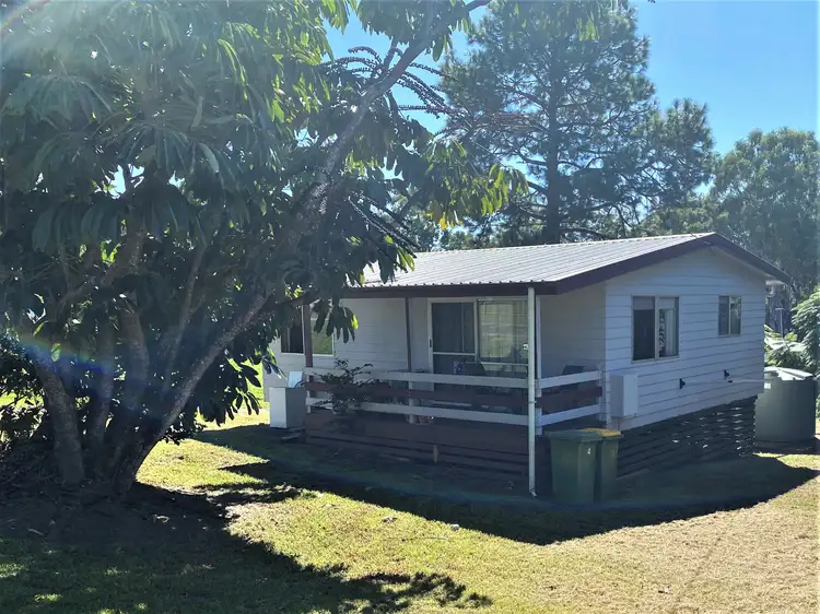 15 Francis Rd, Macleay Island QLD 4184