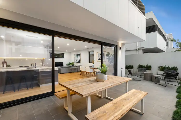 Unit 2/301 St Kilda St, Brighton VIC 3186