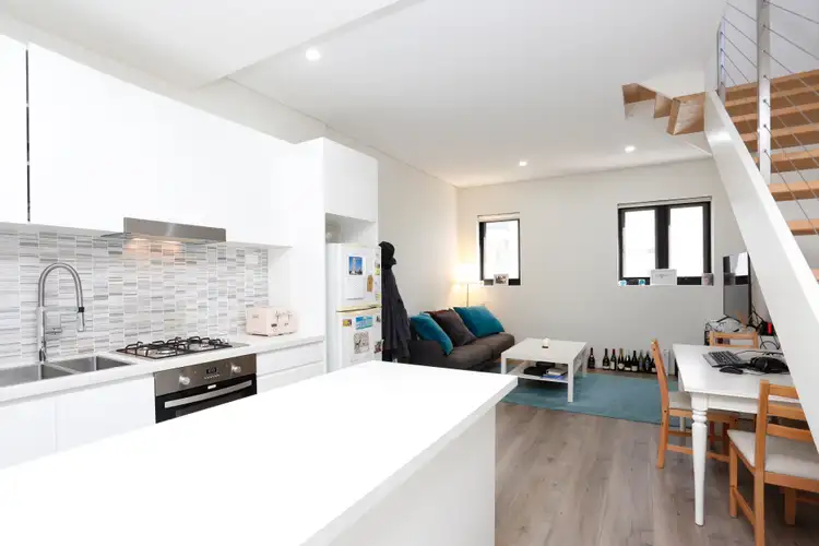 86 Curlewis St