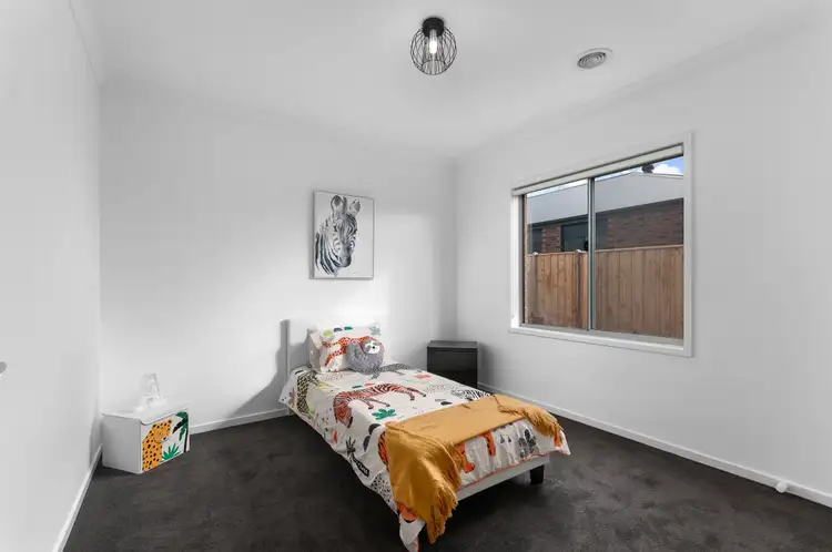 Sixth view of Homely house listing, 7 Carisbrooke Dr, Warragul VIC 3820