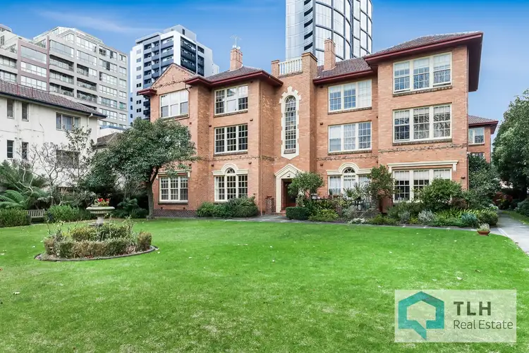 Main view of Homely apartment listing, Unit 15/18 Queens Rd, Melbourne VIC 3004
