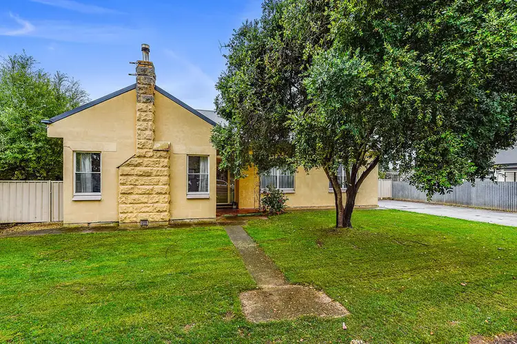 15 Riddoch St, Penola SA 5277