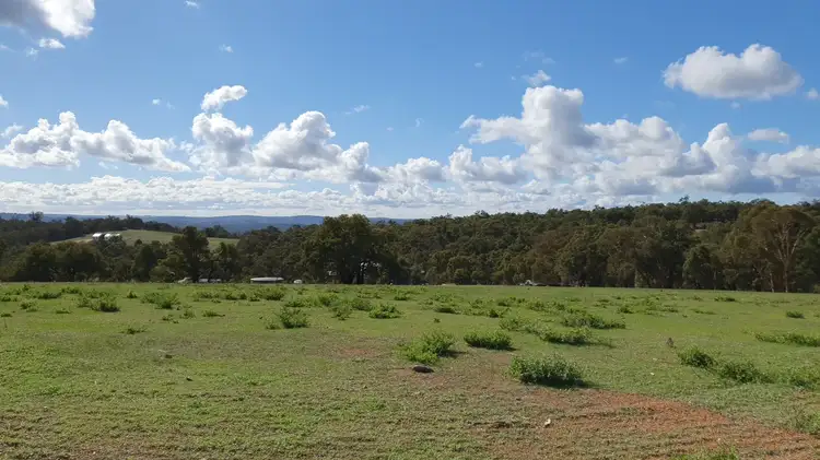 338 Turtledove Dr, Lower Chittering WA 6084
