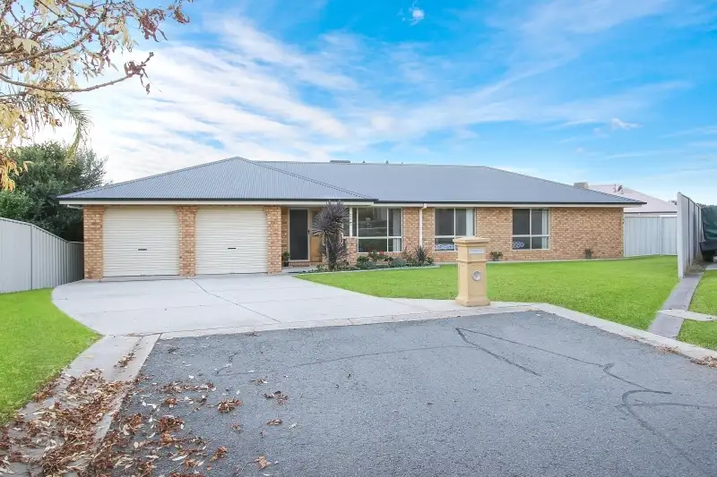 Main view of Homely house listing, 2 Medinah Ct, West Wodonga VIC 3690