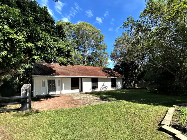 22 Hamilton Pde, Macleay Island QLD 4184