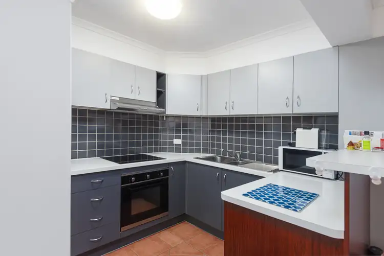 Fifth view of Homely unit listing, Unit 7/106 Linton St, Kangaroo Point QLD 4169