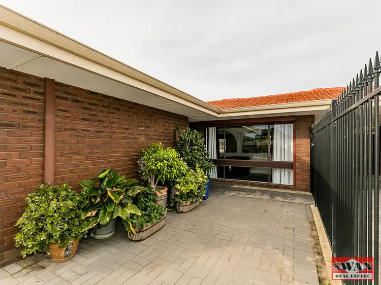 30 Fairfax Rd, Swan View WA 6056