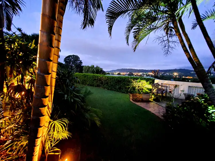 5 Dolphin Dr