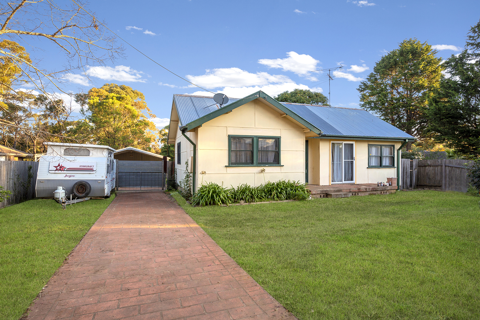 25 Harold St, Hill Top NSW 2575