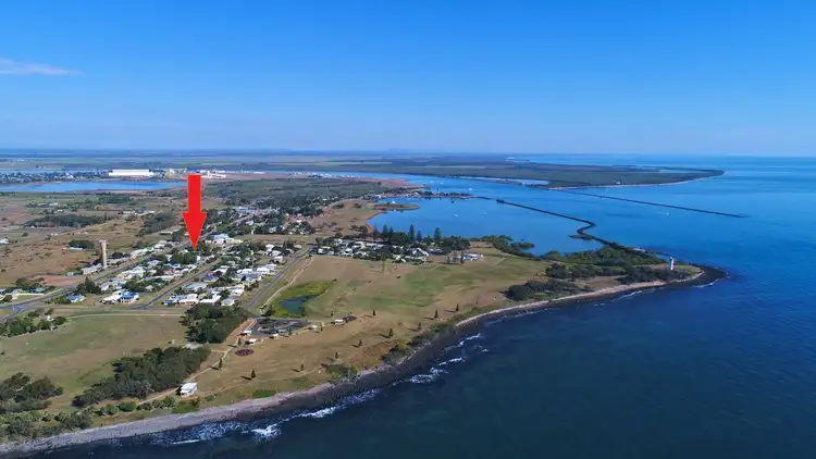 13 Hicks St, Burnett Heads QLD 4670