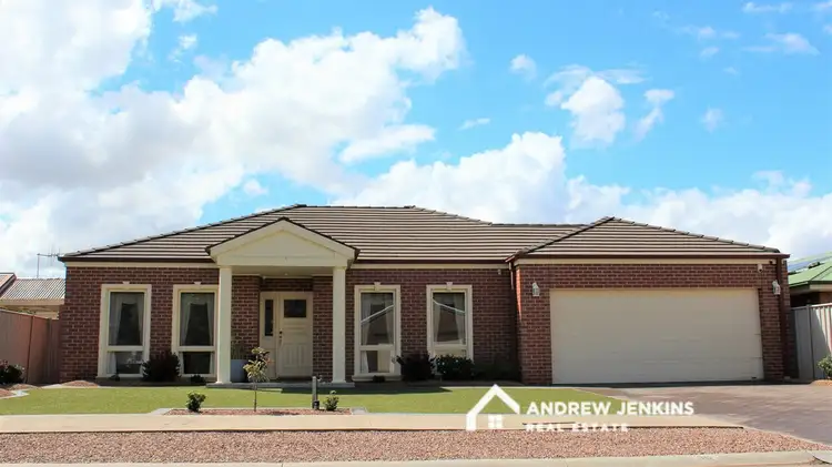 36 Sturt St, Cobram VIC 3644