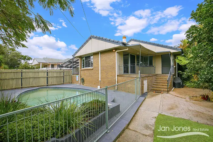 17 Houghton Ave, Redcliffe QLD 4020