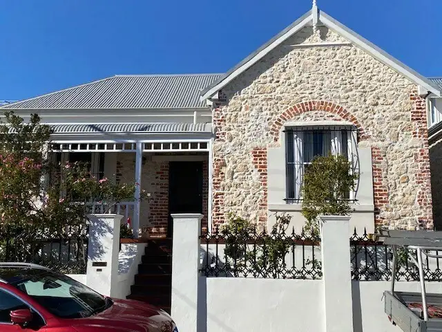 6 Lilly St