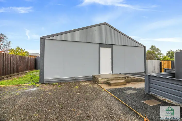 2/3 Phelans Lane, Moe VIC 3825