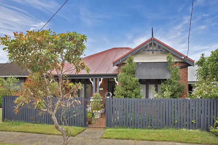 209 Beaumont St, Hamilton South NSW 2303