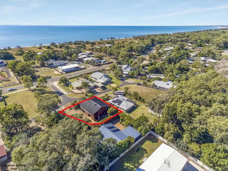 8 Sandpiper Gr, Moore Park Beach QLD 4670