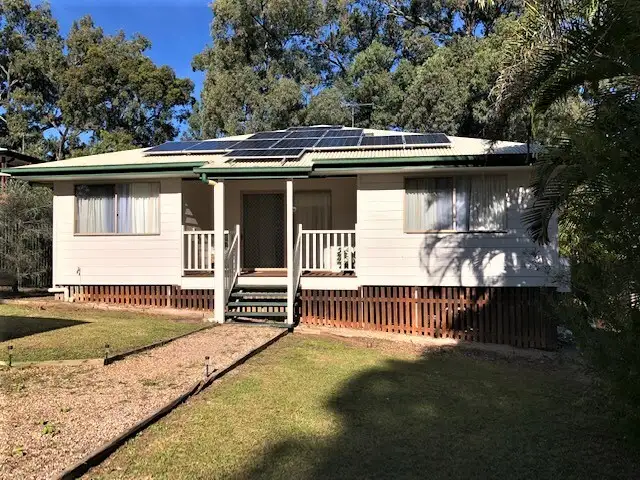 8 Blue Waters Cres, Macleay Island QLD 4184