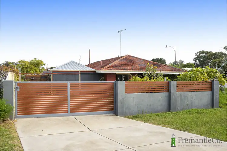33B Winterfold Rd, Hamilton Hill WA 6163
