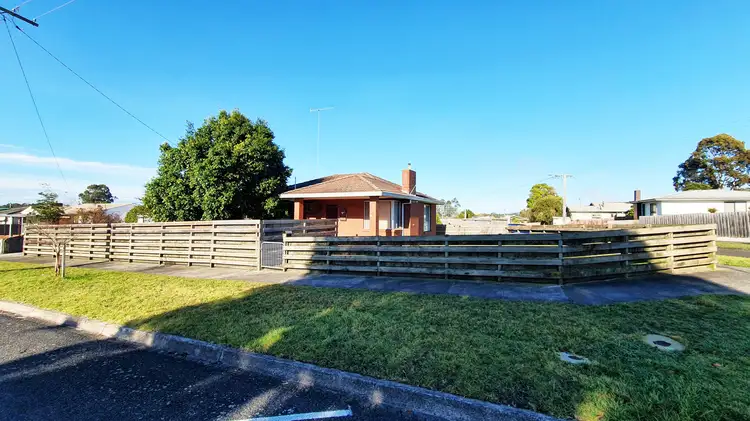 11 Rossmore Ave, Yallourn North VIC 3825