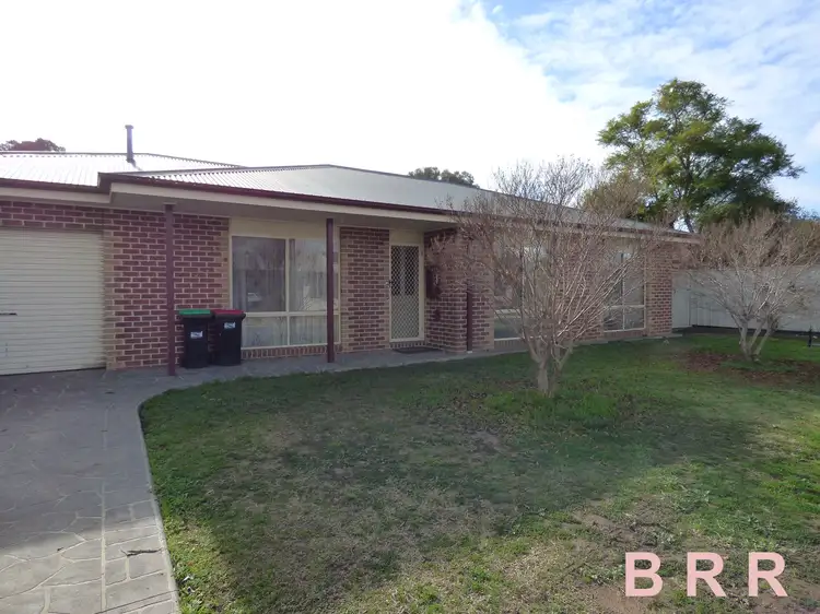 2 Stapleton Ct