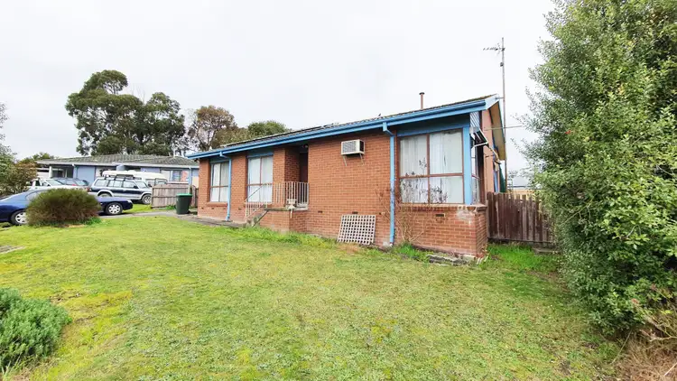 Second view of Homely house listing, 7 Bookoola Pl, Churchill VIC 3842