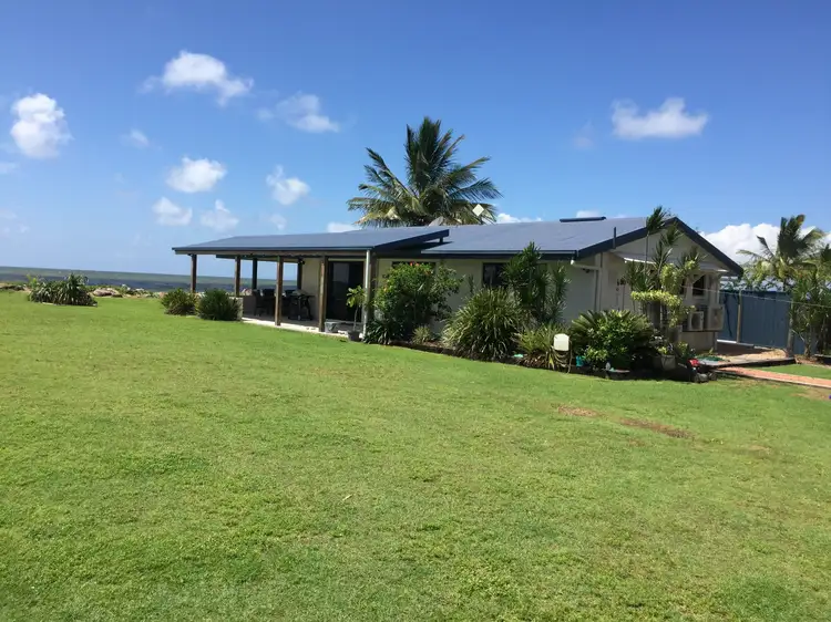 60 Taylor St, Tully Heads QLD 4854