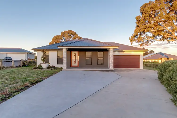 Second view of Homely house listing, 7 Little Close, Goulburn NSW 2580