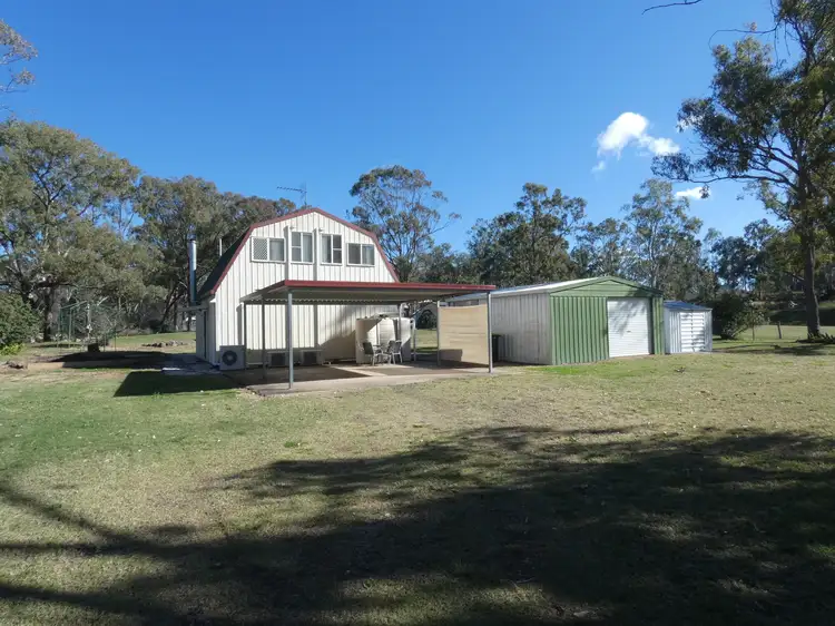 13 Elliot St, Pratten QLD 4370
