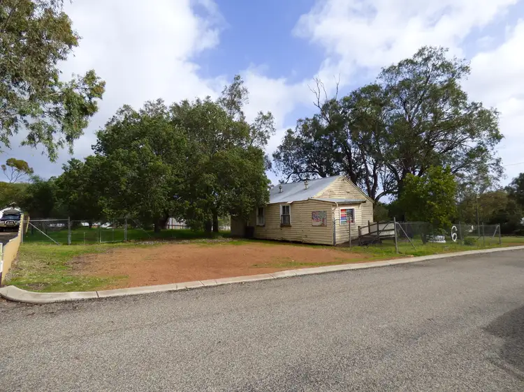 6 Duke St, Toodyay WA 6566