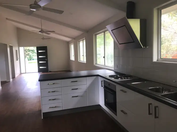 193 High Central Rd, Macleay Island QLD 4184