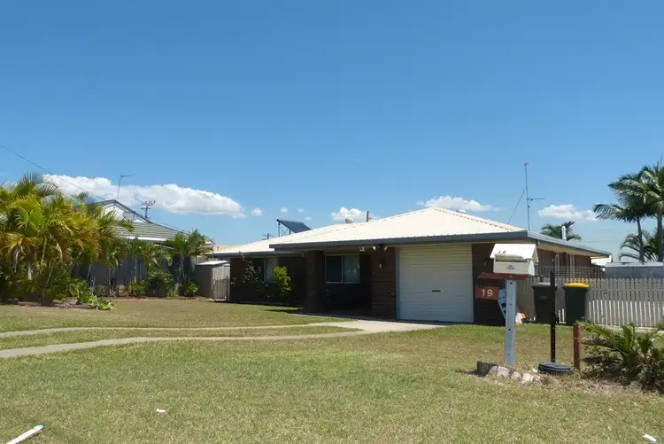 19 Luton St, Telina QLD 4680