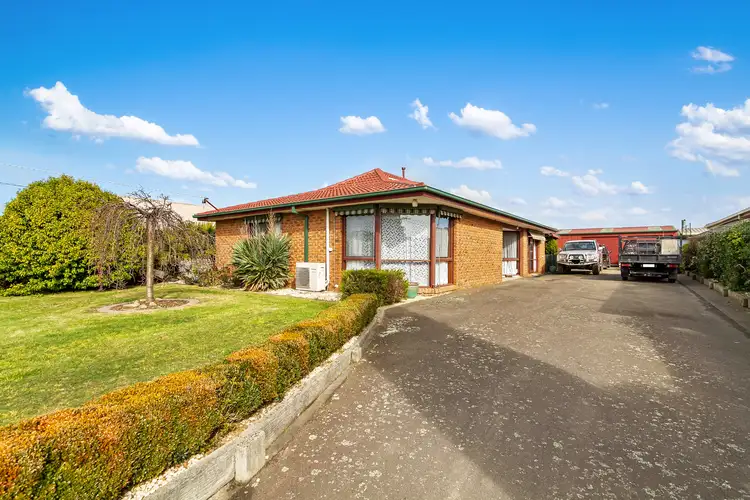 64 Coalville Rd, Moe VIC 3825