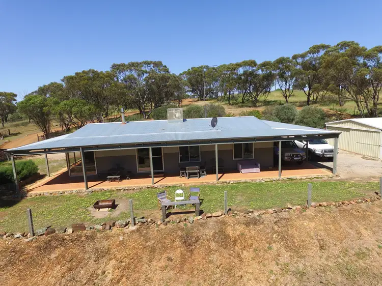 15 Fawell Road, Coondle WA 6566