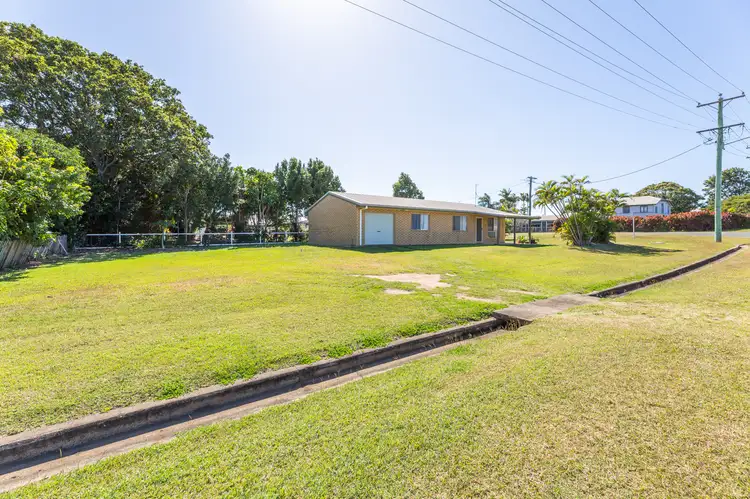 15 Hicks St, Burnett Heads QLD 4670