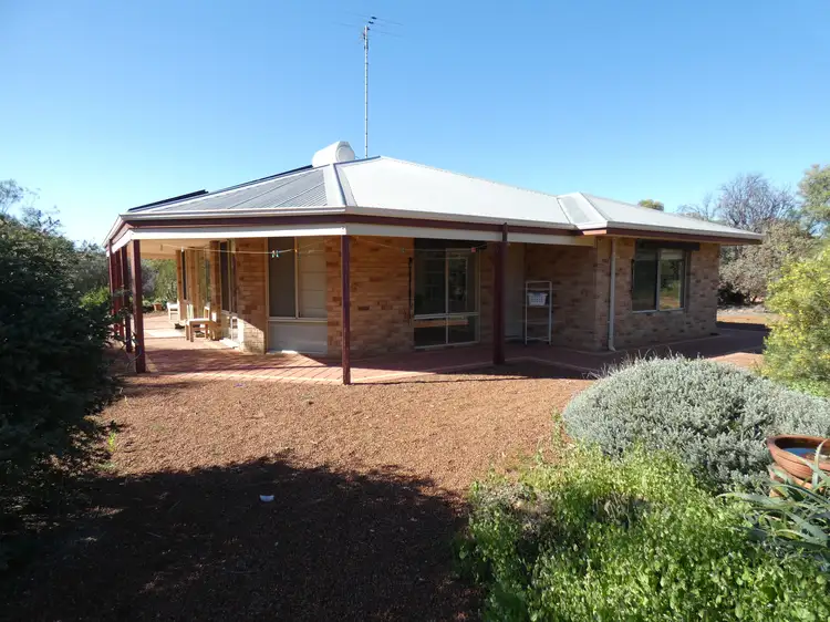24 Giles Rd, Nunile WA 6566