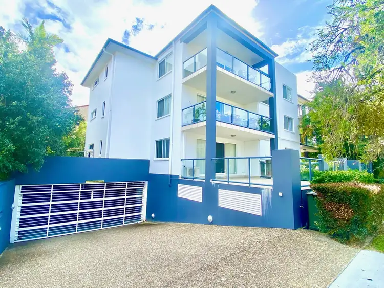 Main view of Homely unit listing, Unit 2/11 Clark St, Biggera Waters QLD 4216