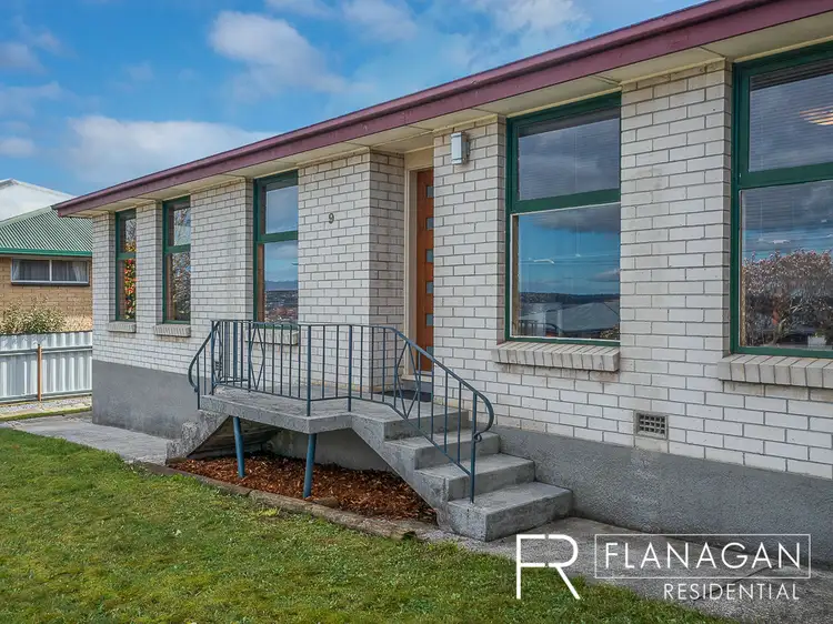 9 Arnold St, Newnham TAS 7248
