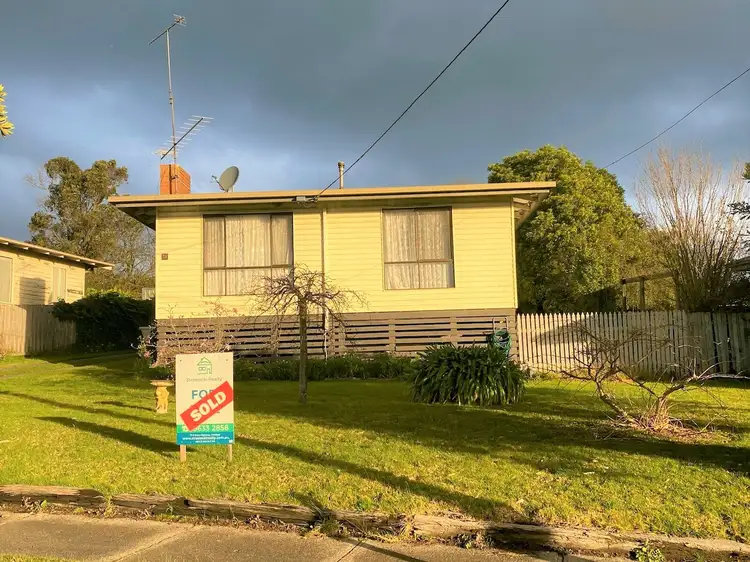 9 Windsor Ave, Moe VIC 3825
