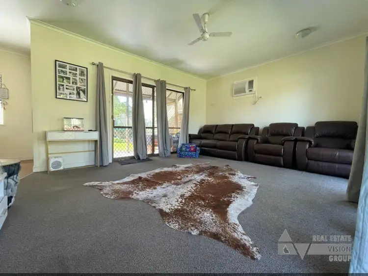 Fifth view of Homely house listing, 10 Macdonald Cres, Blackwater QLD 4717