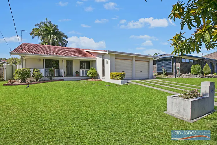 12 Pinewood Street, Redcliffe QLD 4020