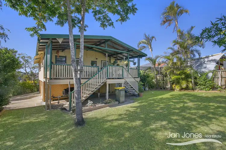 17 Welch St, Clontarf QLD 4019