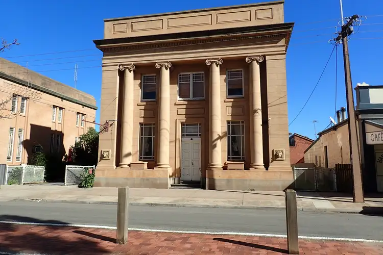 42 Gladstone St, Gladstone SA 5473