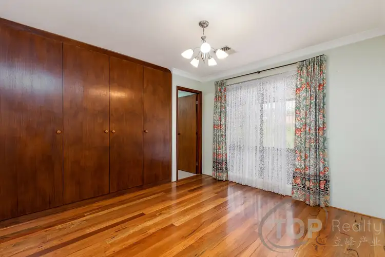 Seventh view of Homely house listing, 5 Moore Place, Willetton WA 6155