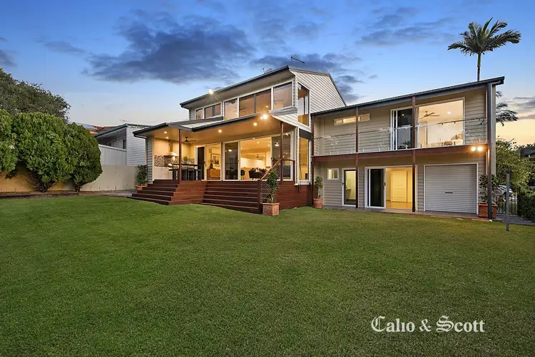 11 Haysmouth Pde, Clontarf QLD 4019